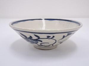 染付菊唐草茶碗